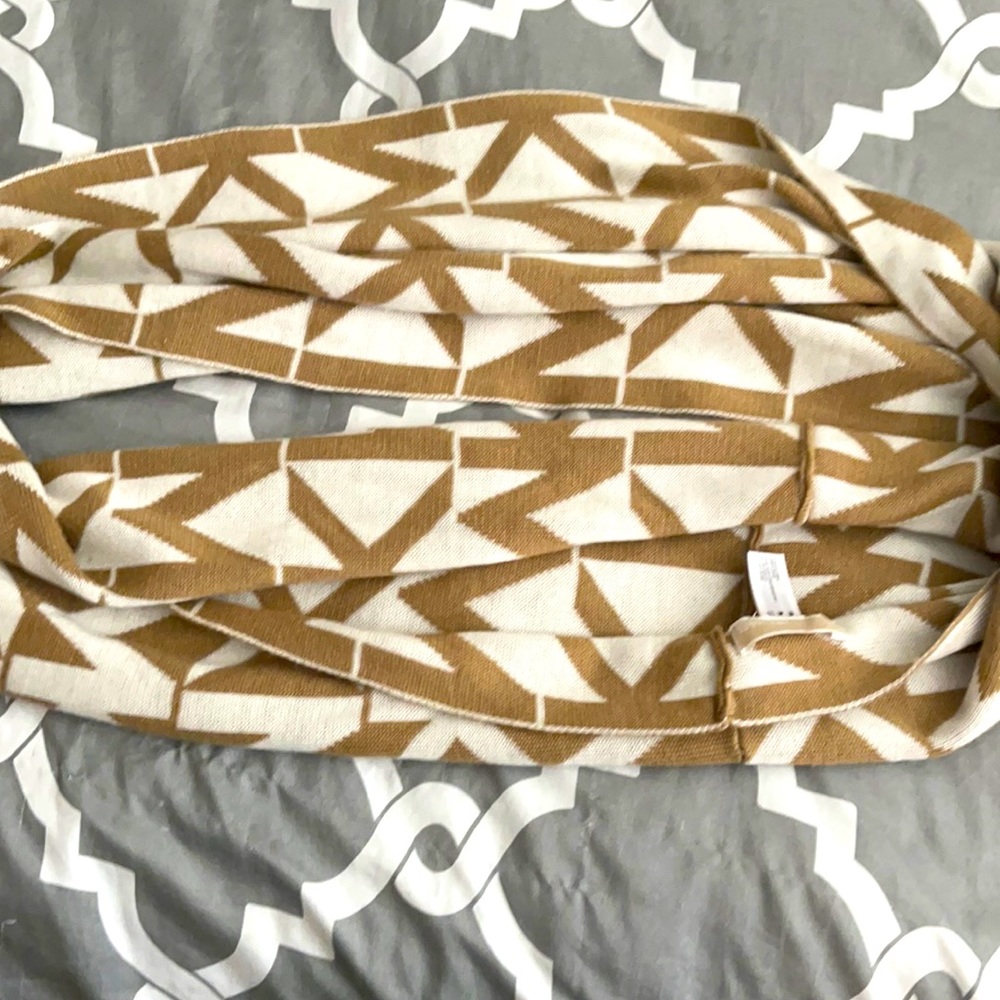 MK infinity scarf